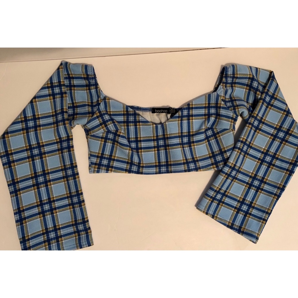 Boohoo short crop top